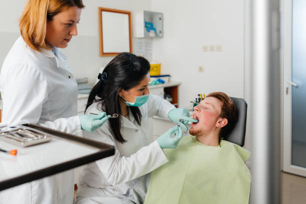 Best Walk-In Emergency Dental Services in Old Saybrook Center, CT